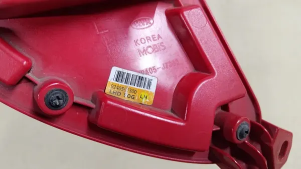 Kia Xceed Luz Antiniebla Izquierda OEM 92405-J7300 - Usado image 5