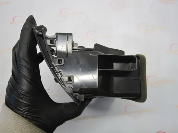 Opel Meriva B mittventilationsgallret OEM 13262802 image 4