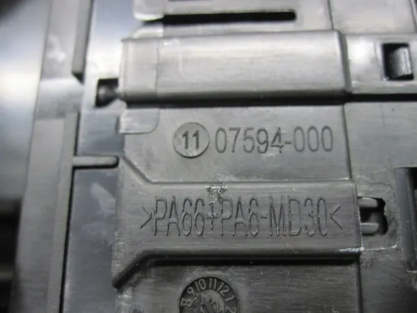 Opel Meriva B mittventilationsgallret OEM 13262802 image 8