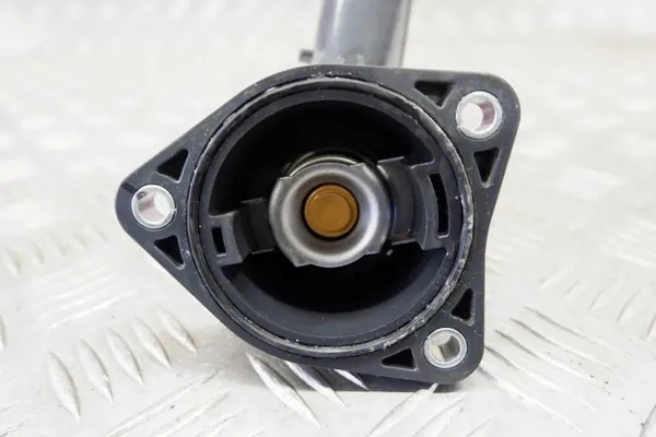 Caixa termostato OEM 1603137010 para Toyota Prius image 7