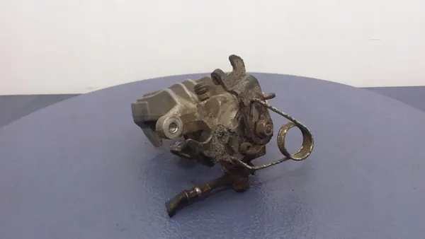 VW Passat B5 1.9 TDI Takana Oikea Jarrusatula ABE CZH1211 image 2