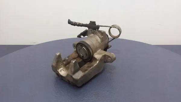 VW Passat B5 1.9 TDI Takana Oikea Jarrusatula ABE CZH1211 image 3