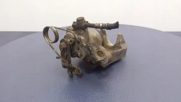 VW Passat B5 1.9 TDI Takana Oikea Jarrusatula ABE CZH1211 image 4