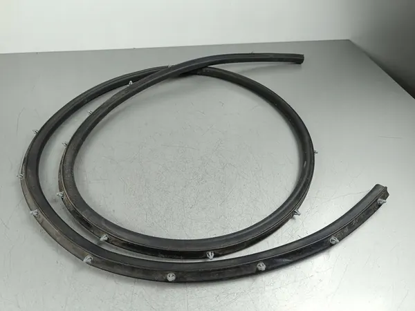 Vedação do capô Jeep Grand Cherokee WL 2022 FOB49361 image 1