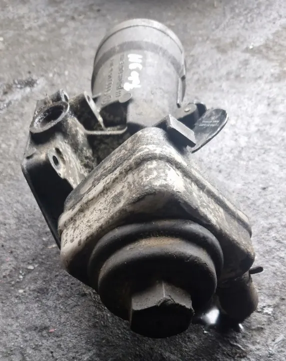 Oljefilterfäste OEM 045115389L för VW Polo 9N image 3