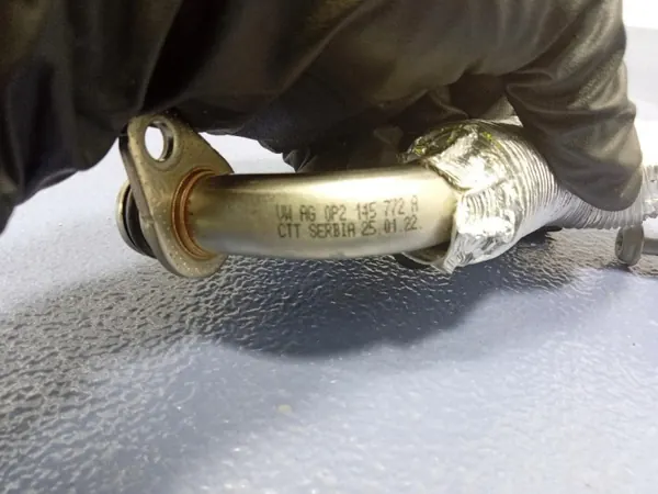 Conduto de óleo Audi SQ8 Q8 OEM 0P2145772A - Usado image 5