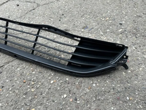 Lexus RZ bumperrooster OEM 1 - Gebruikte staat image 3