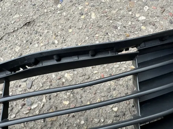 Lexus RZ bumperrooster OEM 1 - Gebruikte staat image 4