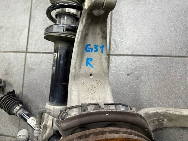 BMW G30 G31 2.0D X-Drive Rechter Vooras Draagpen met Naaf image 5