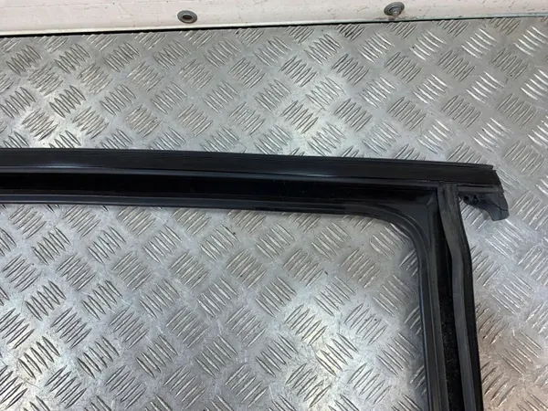 Joint de vitre porte arrière Jeep Compass OEM FBZ27650 image 4