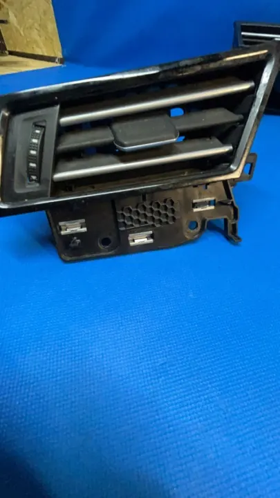 Grille de ventilation OEM 3G1858416 F pour VW Passat B8 image 3