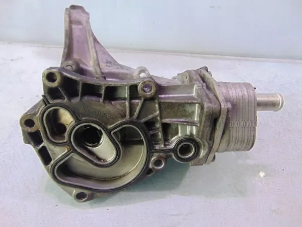 Base do Filtro de Óleo Jaguar OEM CX23-6L625-AA - Usado image 3