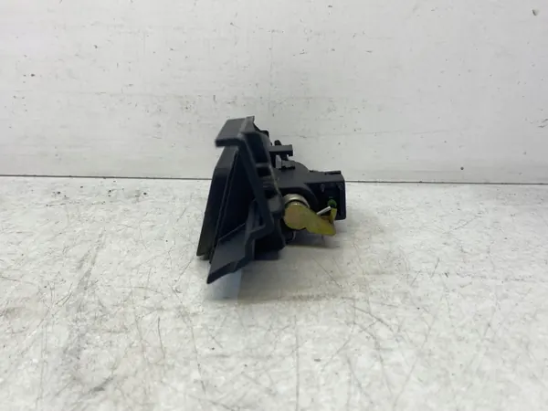 Mercedes Kofferraumgriff OEM A2037401093 - Gebraucht image 3