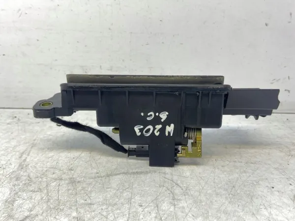 Mercedes Kofferraumgriff OEM A2037401093 - Gebraucht image 6
