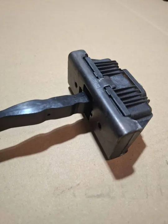 OEM 7C0837249A framdörrsöppningsbegränsare - Begagnad image 3