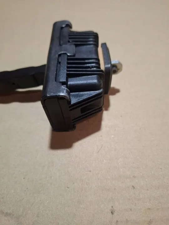 OEM 7C0837249A framdörrsöppningsbegränsare - Begagnad image 9