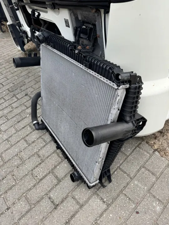 Intercooler Eau OEM A9675000301 A9675000601 image 3