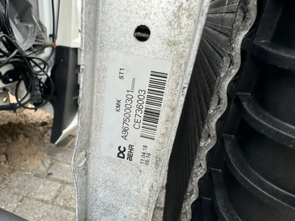Intercooler Eau OEM A9675000301 A9675000601 image 8