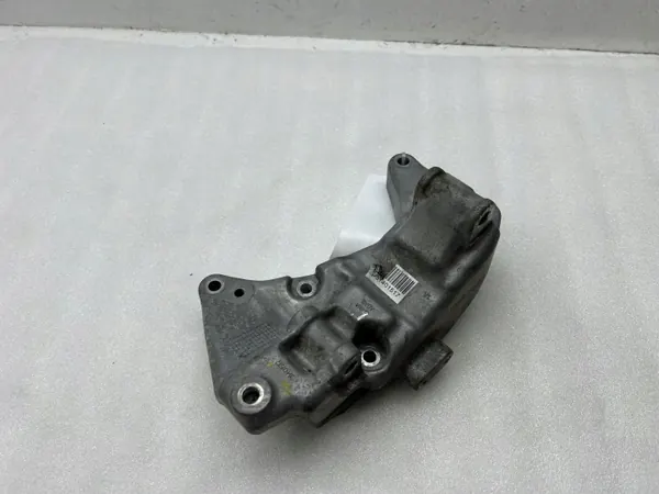 Volvo V40 2016 airco-compressorbeugel OEM 31401517 image 2