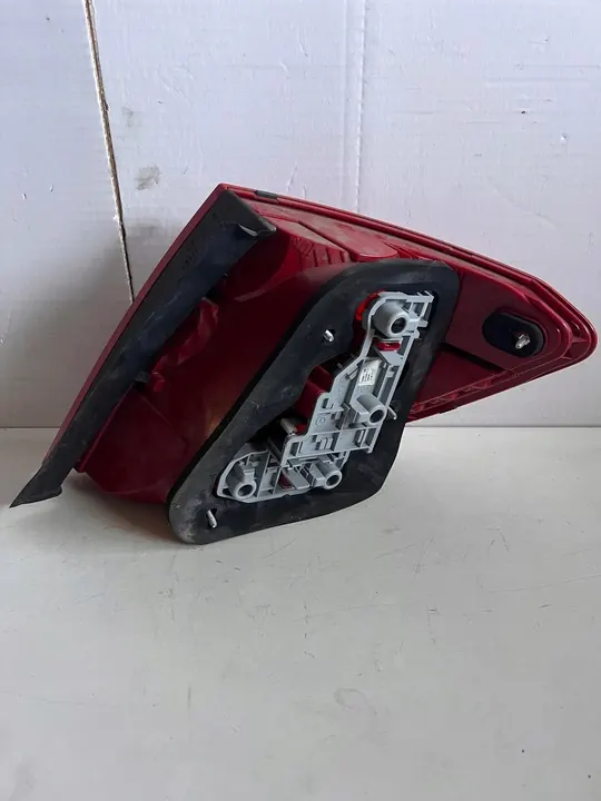 Mercedes-Benz linker achterlicht A2049069502 image 4