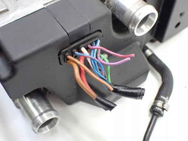 Webasto lisälämmitin OEM 4M0265105G Audi A8 D5 image 7