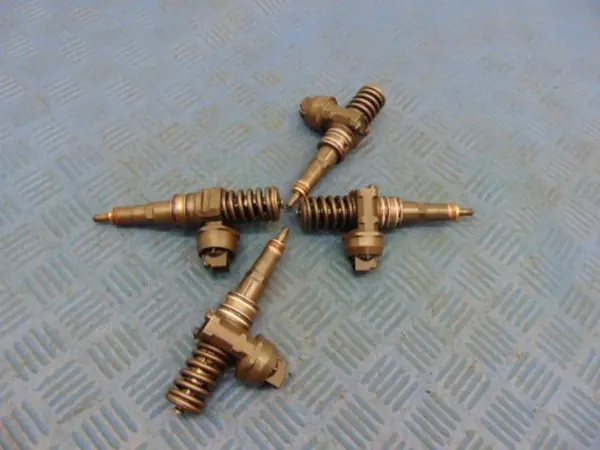 VW Golf V Diesel-suutinsarja OEM 0414720215 image 5