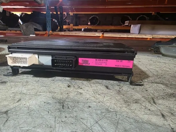 JBL Versterker OEM 9650861180 voor Peugeot - Gebruikt image 3