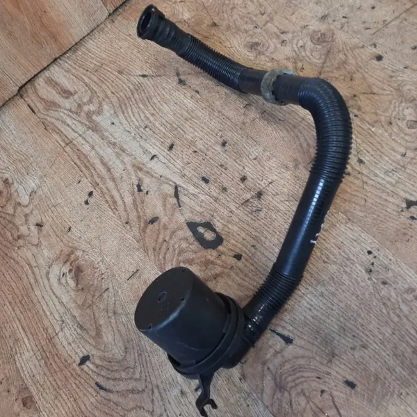 Tubo Filtro Bomba Aire Porsche Cayenne OEM 7L5131343 image 3