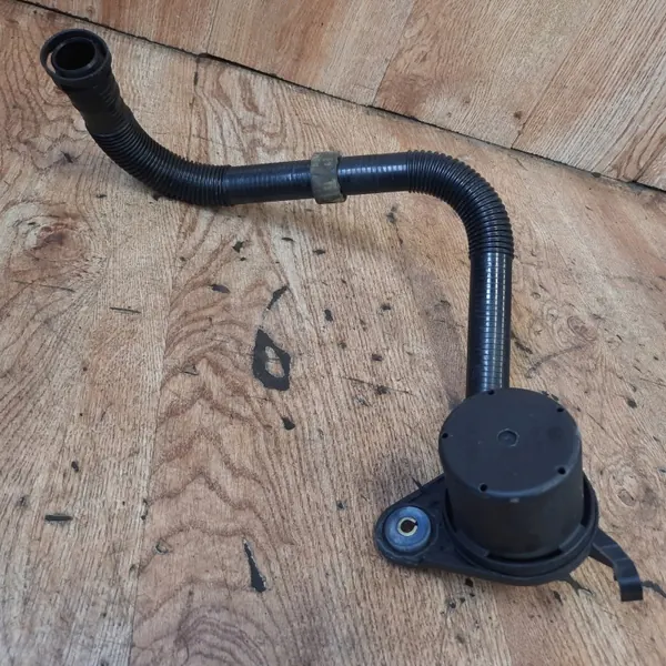 Tubo Filtro Bomba Aire Porsche Cayenne OEM 7L5131343 image 4