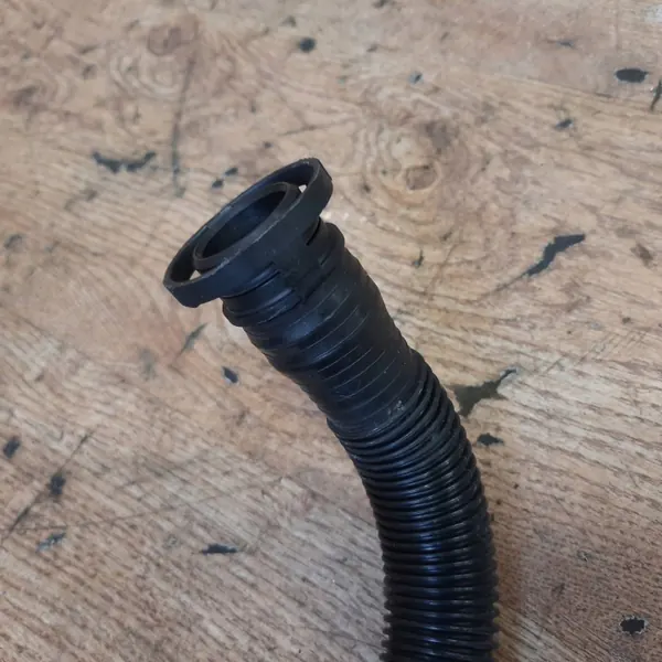 Tubo Filtro Bomba Aire Porsche Cayenne OEM 7L5131343 image 5