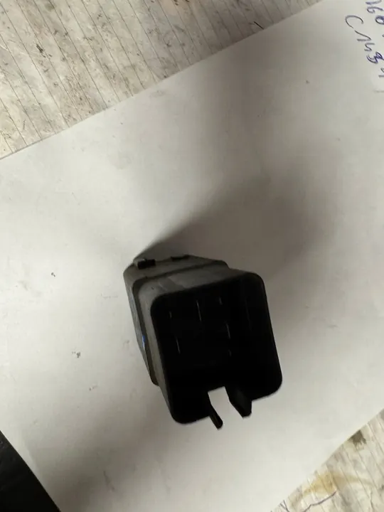 Mercedes W638 2.2 CDI Sytytysvastuksen Rela OEM 50755 image 2