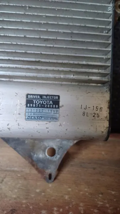 Toyota Avensis III 2.0D4D ruiskutusyksikkö OEM 131000-1562 image 3