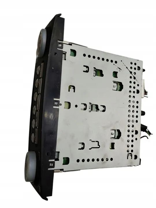Mitsubishi Colt VI tehdasradio CD OEM MZ313550 image 4