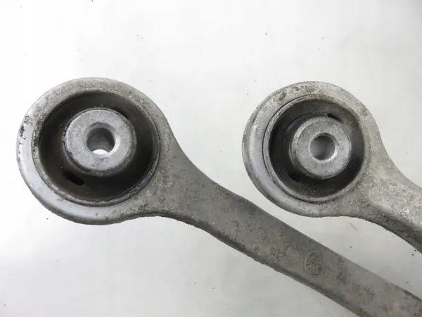 Pivot de roue avant gauche OEM 4E0257J d'occasion image 7