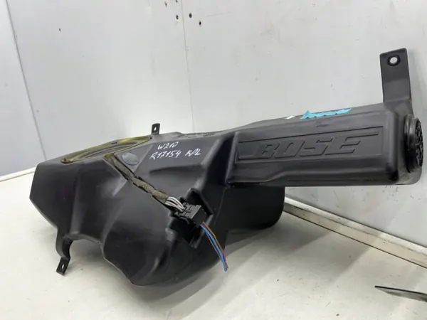 OEM 2108200689 Mercedes W210 Radio Bose Subwooferilla image 4