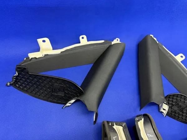 Audi A7 achterpilaarbescherming OEM 4G8867245A 4G8867246A image 3