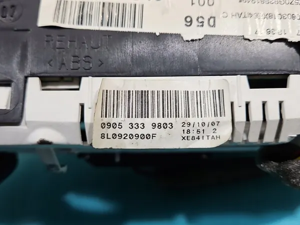 INSTRUMENTTI AUDI A3 8L 1.6 SR EUROOPPA image 4