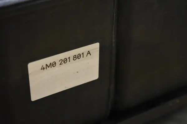 Filtre à charbon OEM 4M4201997Q pour Audi Q7 Q8 Porsche Cayenne image 6