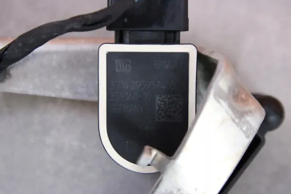 Strålkastarnivåsensor OEM 2959574 Höger Bak image 6