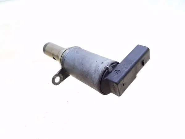 Volkswagen OE 03C906455 Soupape de Commande d'Arbre à Cames image 2
