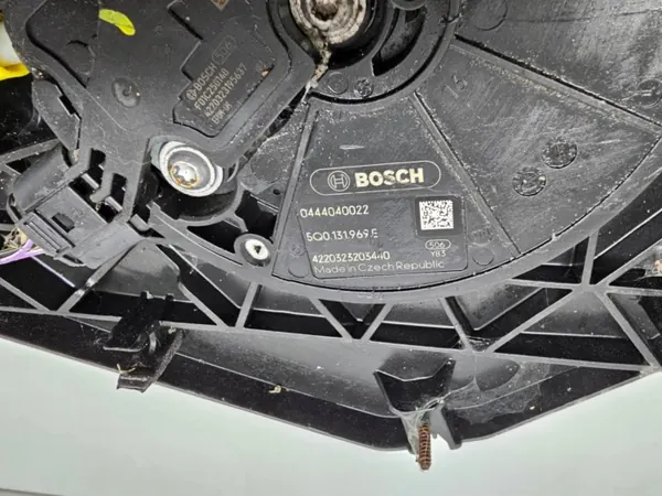 Réservoir AdBlue OEM 5Q0131877AA pour VW SKODA SEAT image 7