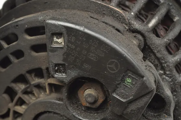 ALTERNATOR MERCEDES W211 2.2 CDI A0121545902 image 5