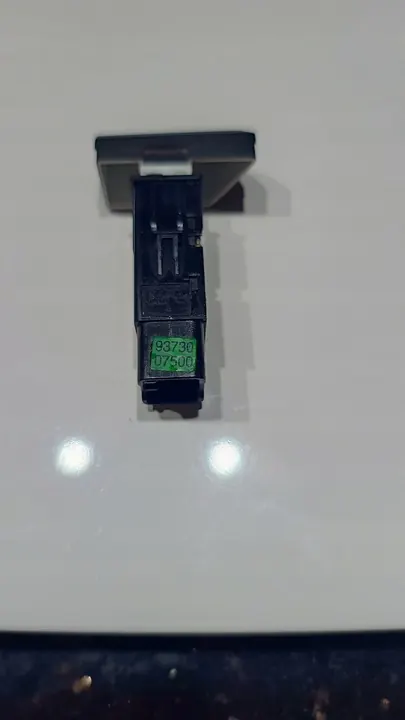 Interrupteur de phare antibrouillard Kia 9373007500EQ image 2