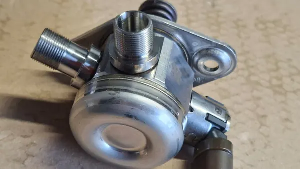 Hoge druk brandstofpomp Mercedes-Benz A1770700501 image 7