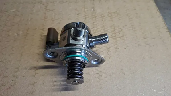 Hoge druk brandstofpomp Mercedes-Benz A1770700501 image 9