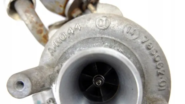 Turbo Peugeot 308 T9 1.6 E-HDI OEM 9686120680 image 7