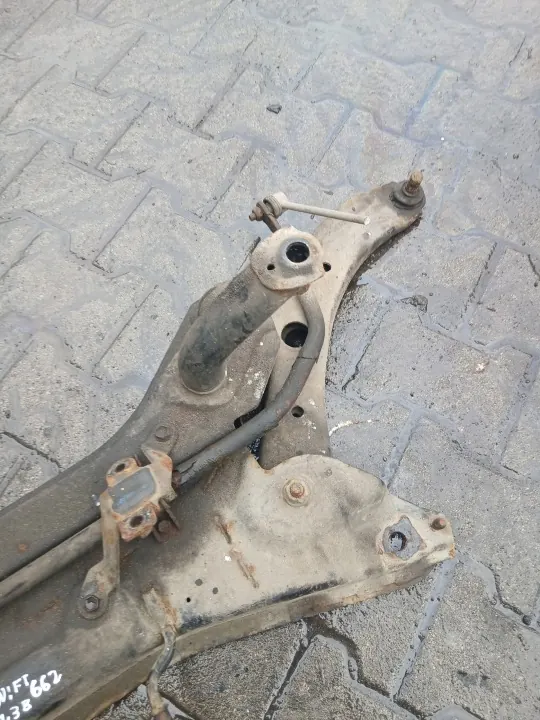 Suzuki Swift MK6 1.3B etupalkki OEM image 3