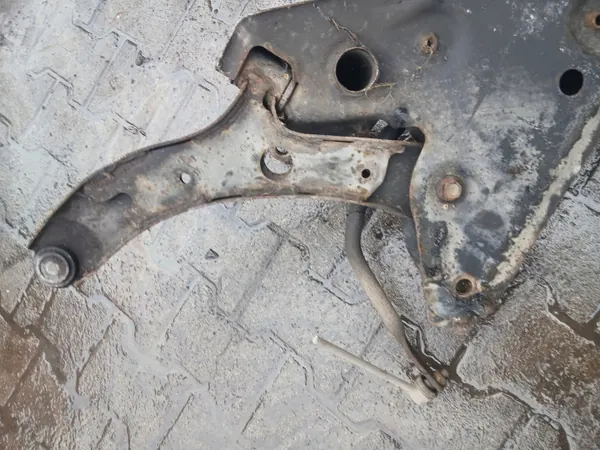 Suzuki Swift MK6 1.3B etupalkki OEM image 6