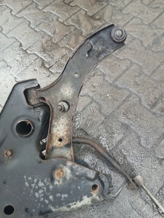 Suzuki Swift MK6 1.3B etupalkki OEM image 8