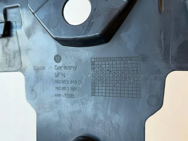 Capa Frontal VW Touareg III 760853819D OEM image 3